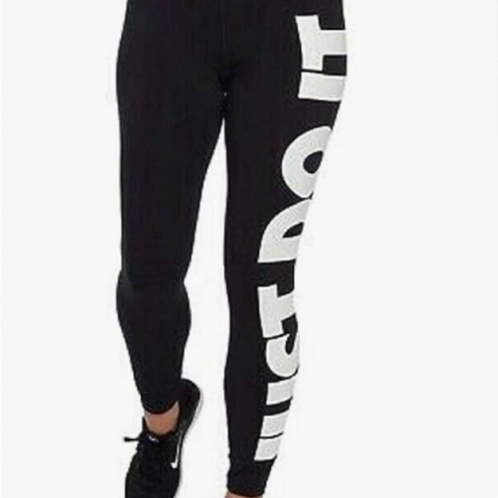Nike “Just Do It” High-Rise Leggings – XS